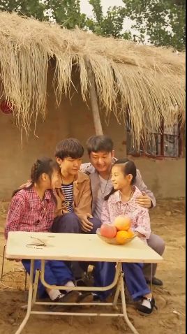 你好爸爸（背影）}