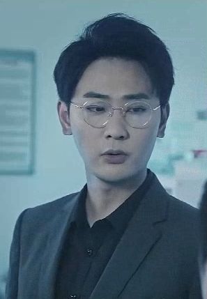 穿越后我成了驸马}