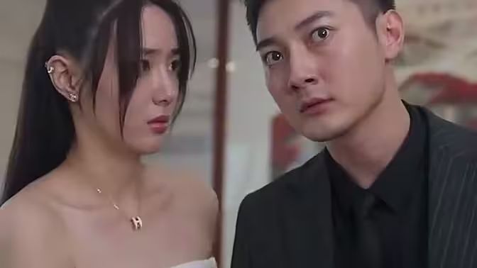 退婚后，她被财阀大佬娇养了}