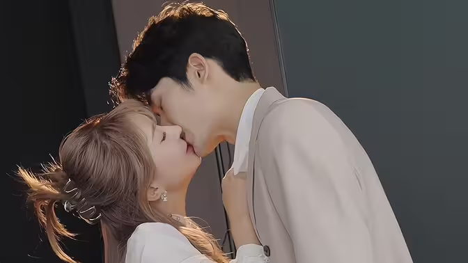 闪婚后和傅少互飙演技}