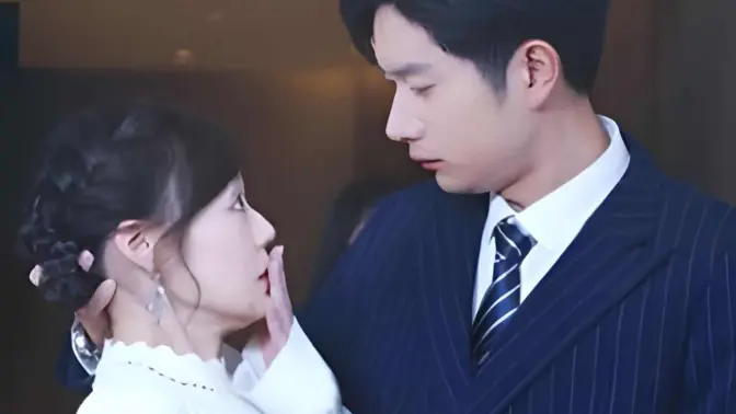 惊闪婚老婆竟是超级大佬}