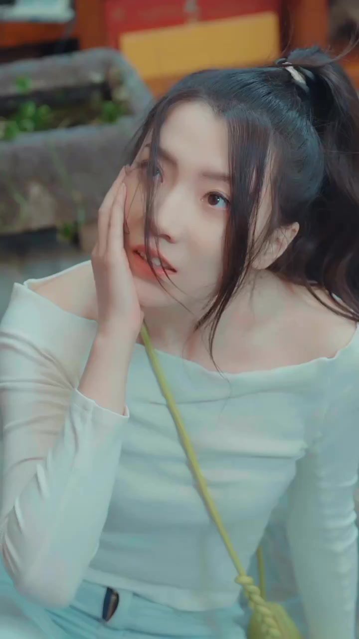 掌心之囚（腹黑总裁的金丝雀）}