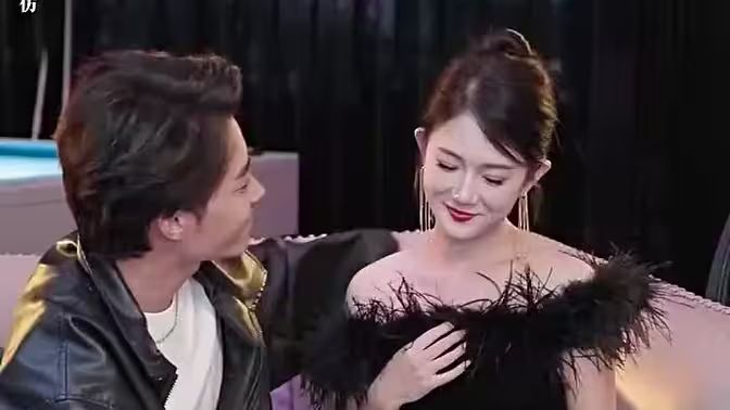 被退婚后，我怀了大佬的崽}