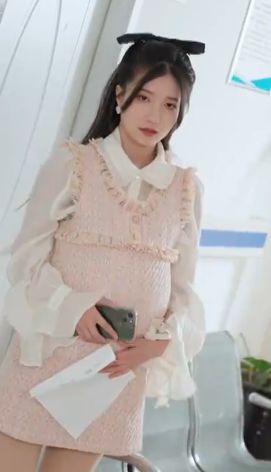 AA唐月}