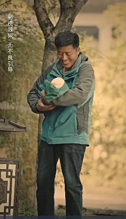 母爱难寻寸草心}