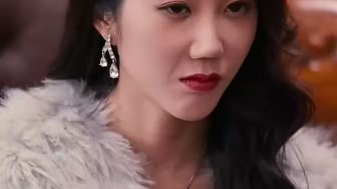 腹黑女秘}