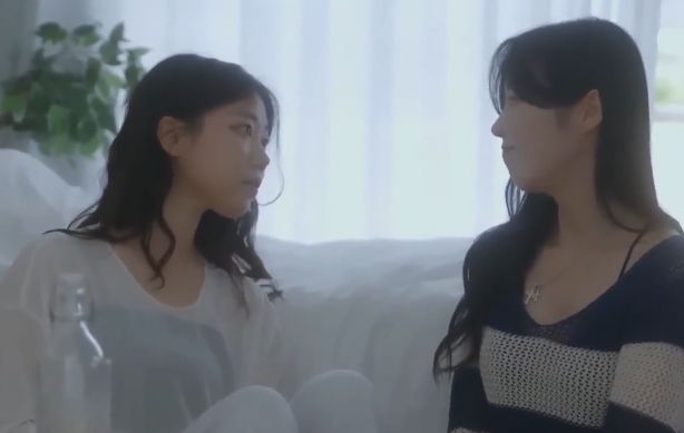 红色耳语}