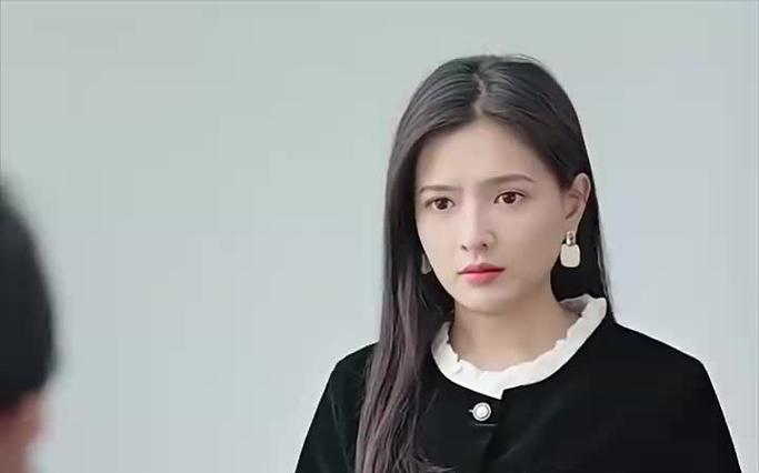 闪婚秘书带崽出逃}