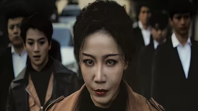 巾帼老妈}