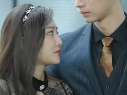 惹是非的是她}